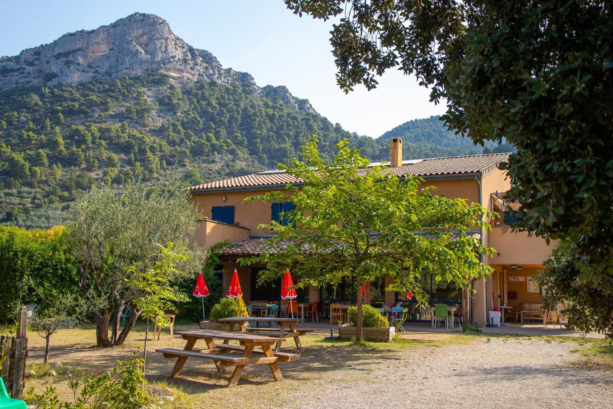 Hotel La Fontaine D'Annibal à Buis-les-Baronnies Extérieur photo