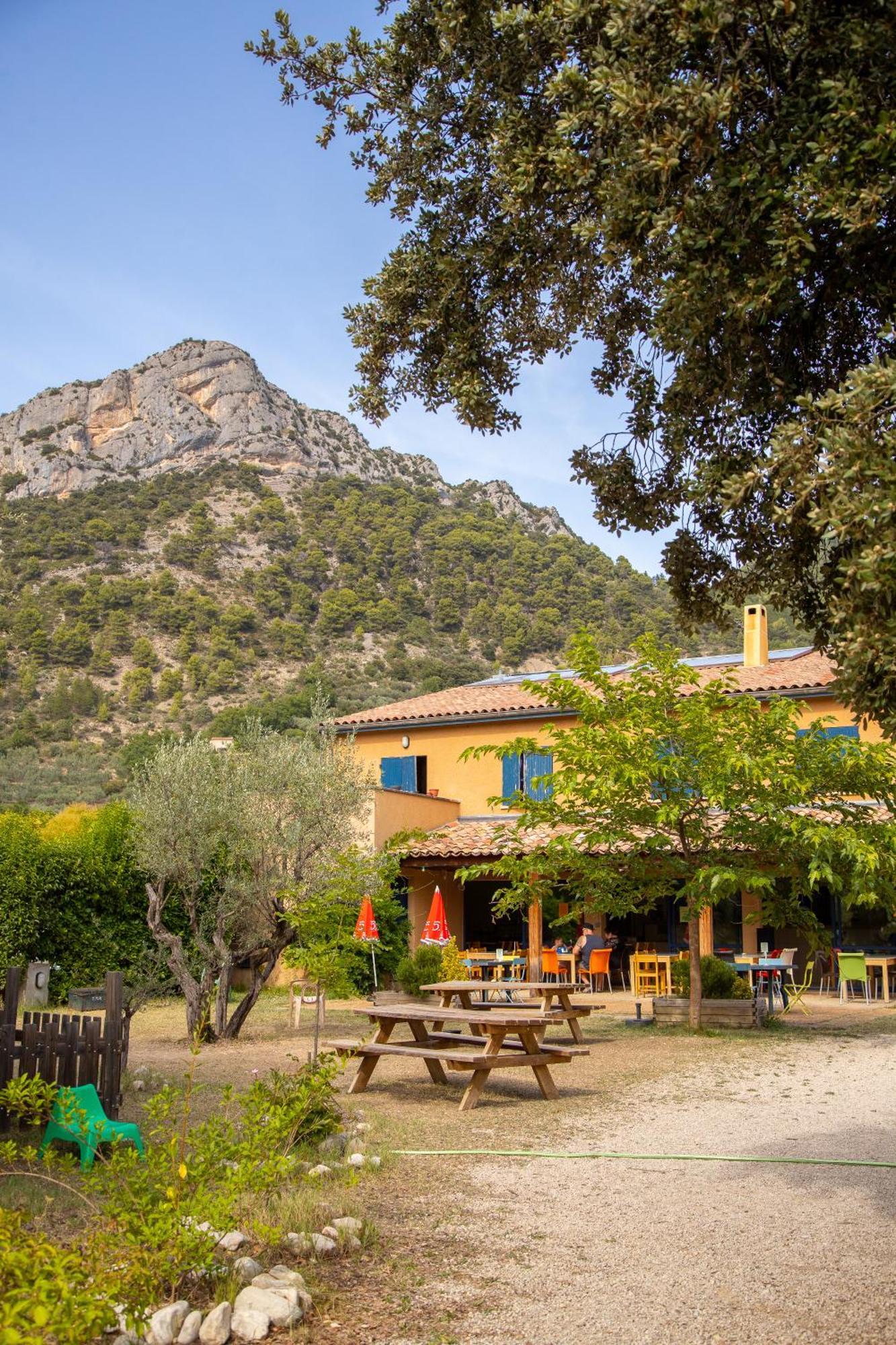 Hotel La Fontaine D'Annibal à Buis-les-Baronnies Extérieur photo